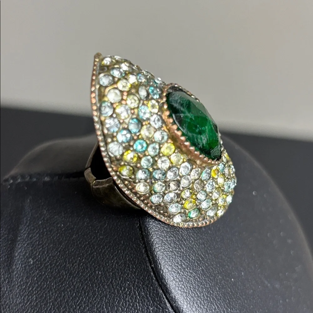 Sparkly Elegant Antique Gold Tone Statement Green Stretch Ring